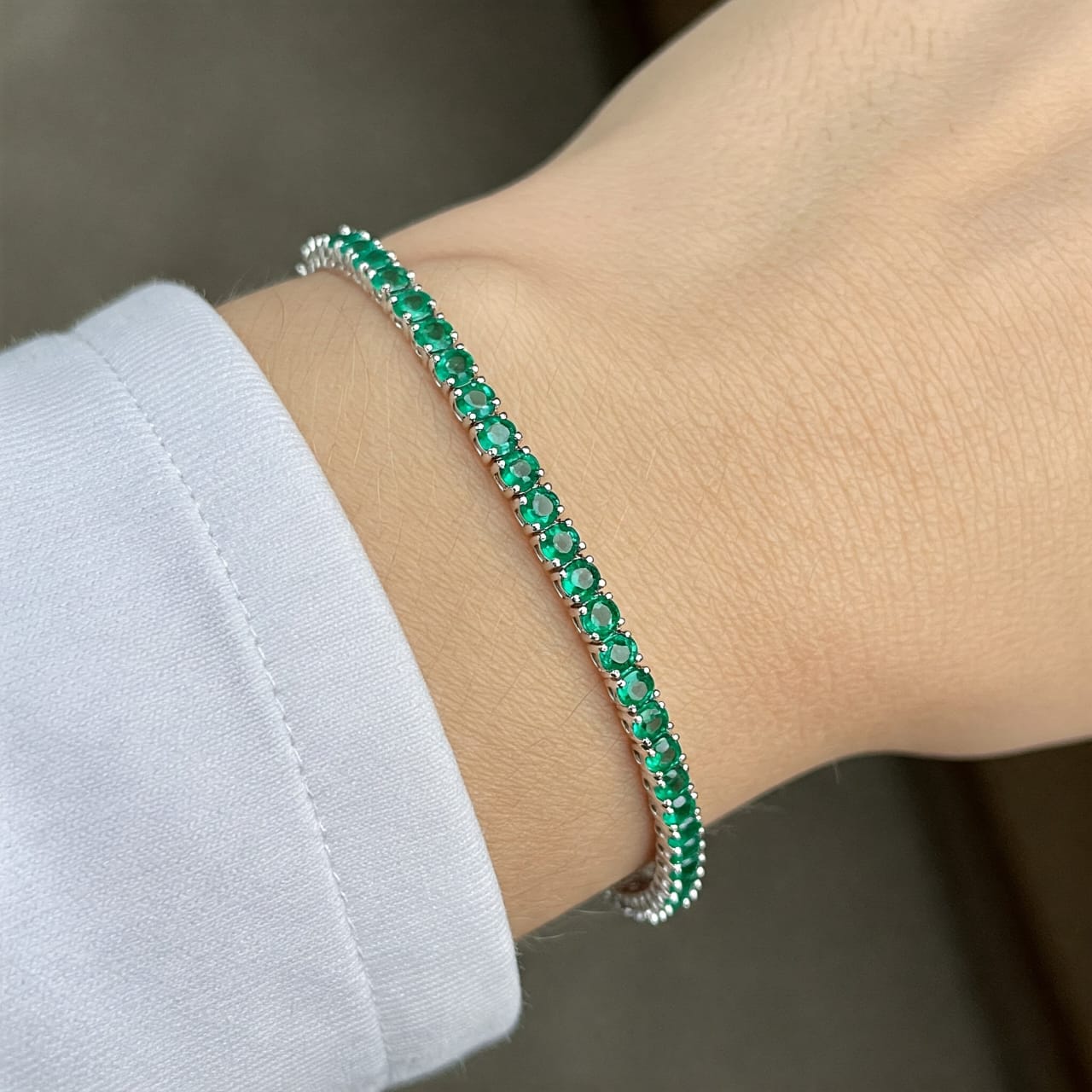 The Magic of Birthstone Jewelry: A Personalized Touch of Beauty and Meaning