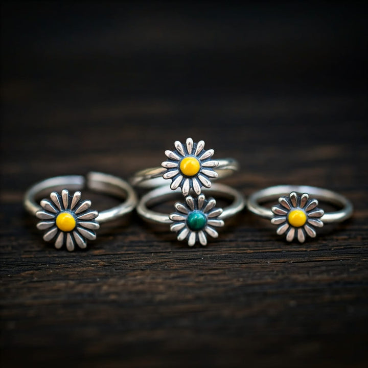 925 Sterling Silver Colorful Daisy Flower Toe Ring for Women – Vibrant & Adjustable Jewelry.