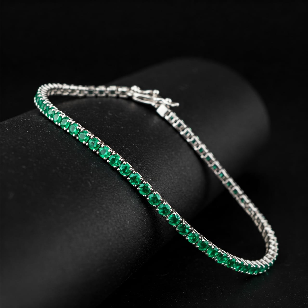 Emerald Tennis Bracelet for woman 925 Silver Handmade Link Jewelry, Green Gemstone Cuff Bracelet, May Gemstone Bracelet, Dainty Gift for Her