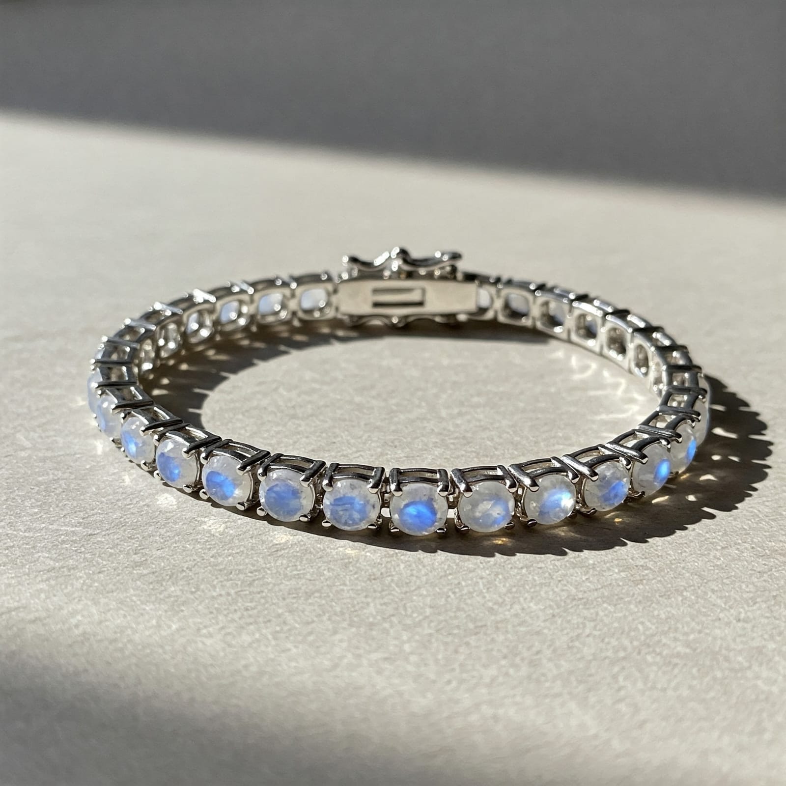 Bracciale Sophia con Pietra di Luna – Bracciale Tennis da Donna 4mm in Argento Sterling 925